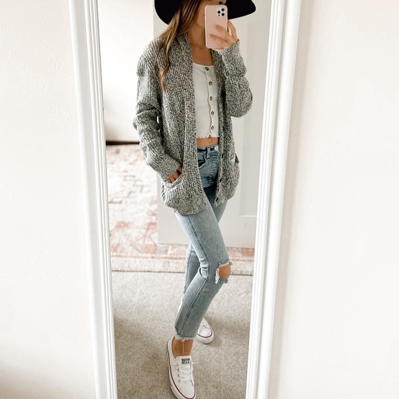 COPY - Abercrombie & Fitch Knit Cardigan - Picture 1 of 13